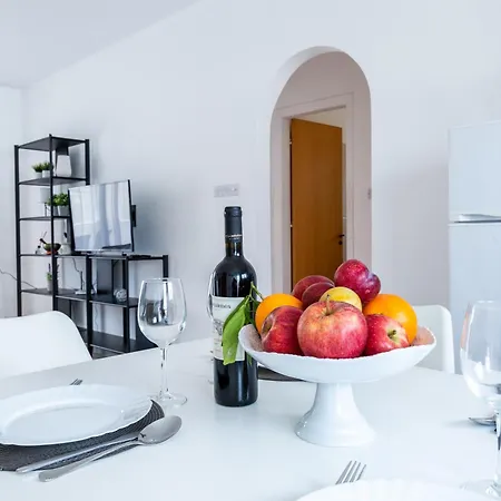 Apartment Just Renovated Beautiful 2 Bed In 5 Min Drive To The Paphos