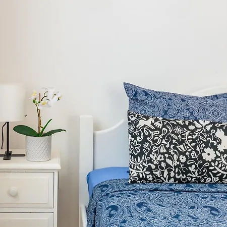 Just Renovated Beautiful 2 Bed In 5 Min Drive To The * Paphos