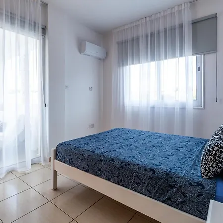 Just Renovated Beautiful 2 Bed In 5 Min Drive To The Paphos