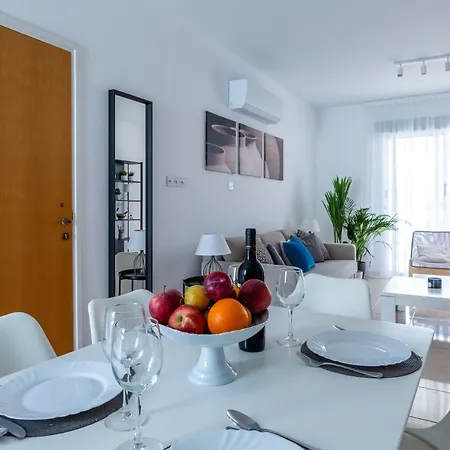 Appartement Just Renovated Beautiful 2 Bed Apartment In Paphos 5 Min Drive To The Beach