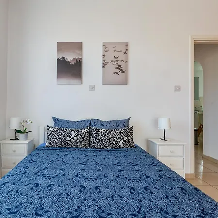 Just Renovated Beautiful 2 Bed Apartment In Paphos 5 Min Drive To The Beach Appartement *