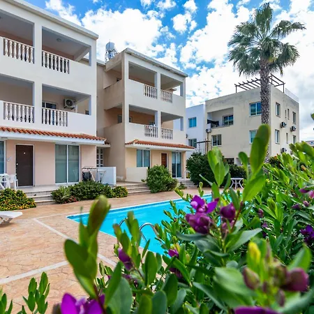 Appartement Just Renovated Beautiful 2 Bed Apartment In Paphos 5 Min Drive To The Beach *