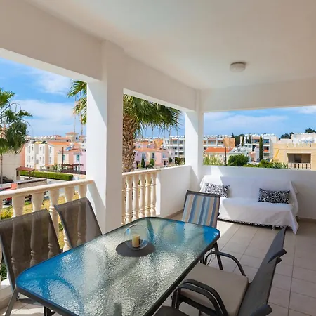 Just Renovated Beautiful 2 Bed Apartment In Paphos 5 Min Drive To The Beach