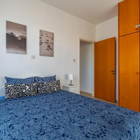 Just Renovated Beautiful 2 Bed Apartment In Paphos 5 Min Drive To The Beach Appartement *