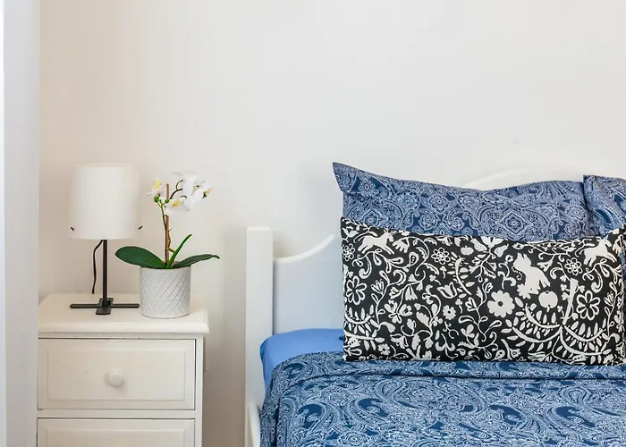 Just Renovated Beautiful 2 Bed In 5 Min Drive To The * Paphos