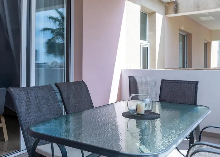 Apartamento Just Renovated Beautiful 2 Bed In 5 Min Drive To The Paphos