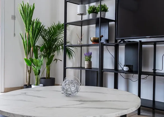 Just Renovated Beautiful 2 Bed In 5 Min Drive To The Apartamento *