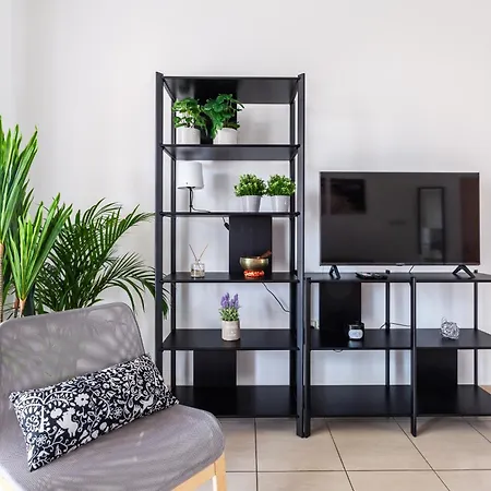 Just Renovated Beautiful 2 Bed In 5 Min Drive To The بافوس